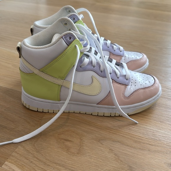 Pastel Nike Dunks High - Picture 4 of 4
